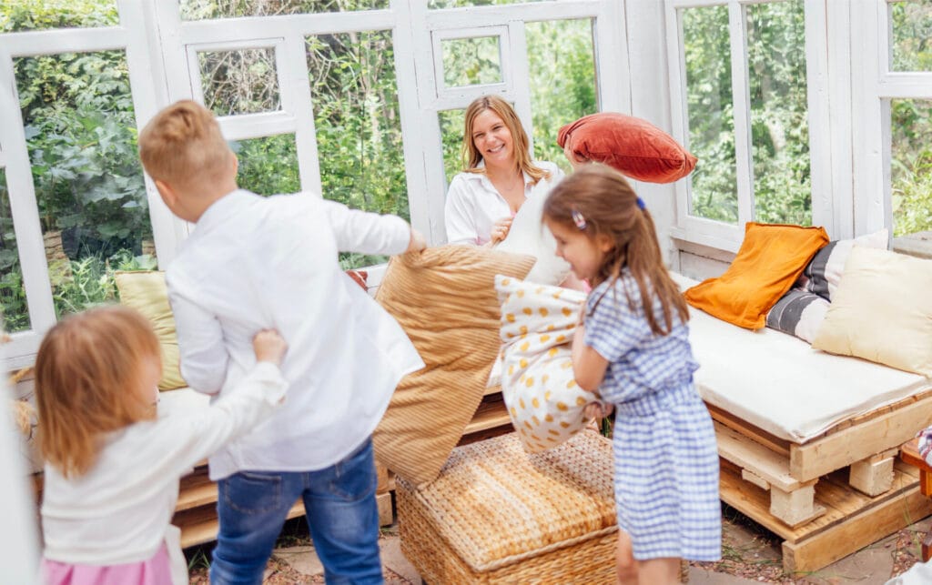 Independent Insurance Advice for Life’s Uncertainties 1 Happy Family having Fun